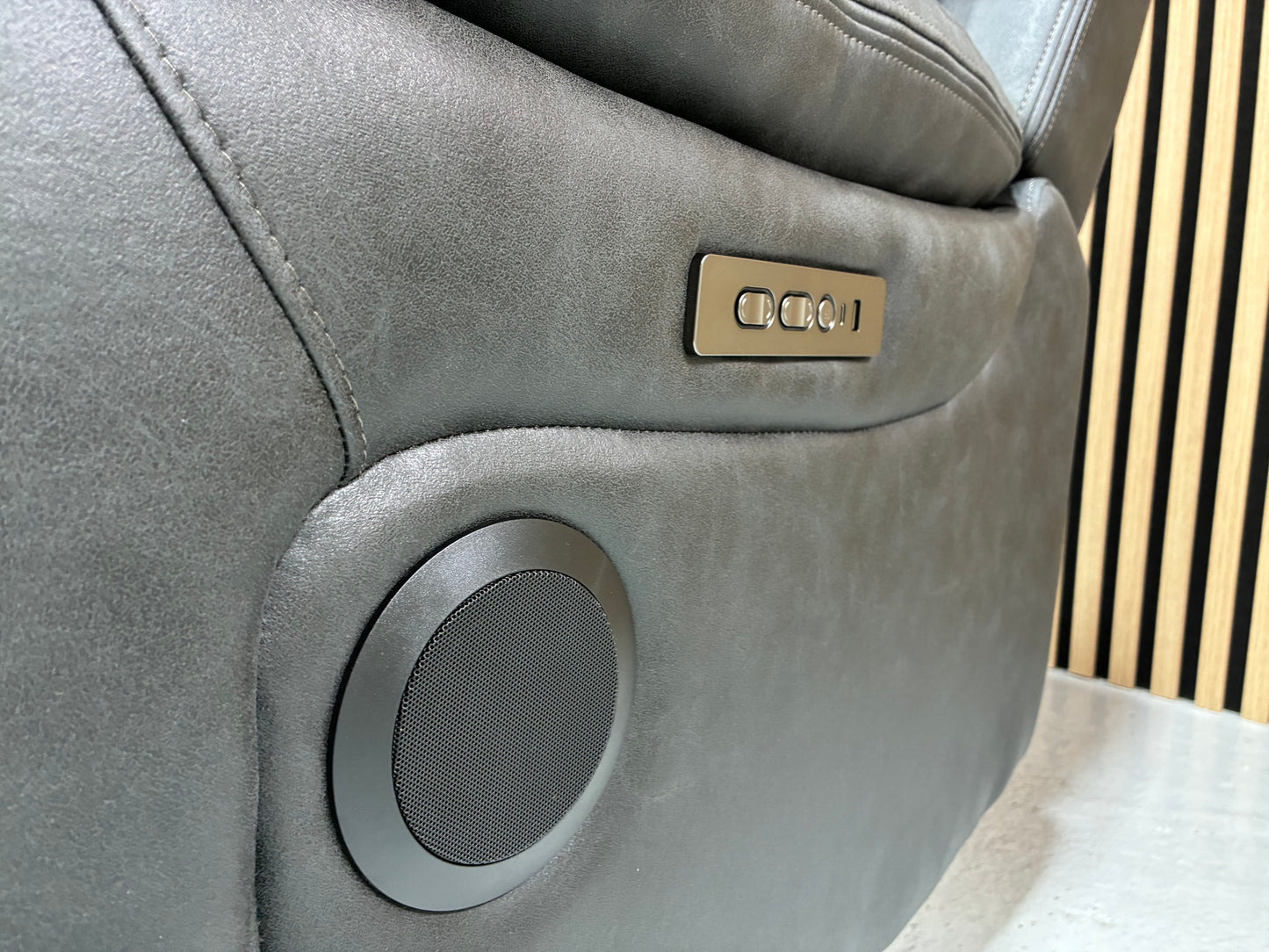 DFS Model Pierrmont 2x 2 Seat Smart Power Recliner Bundle